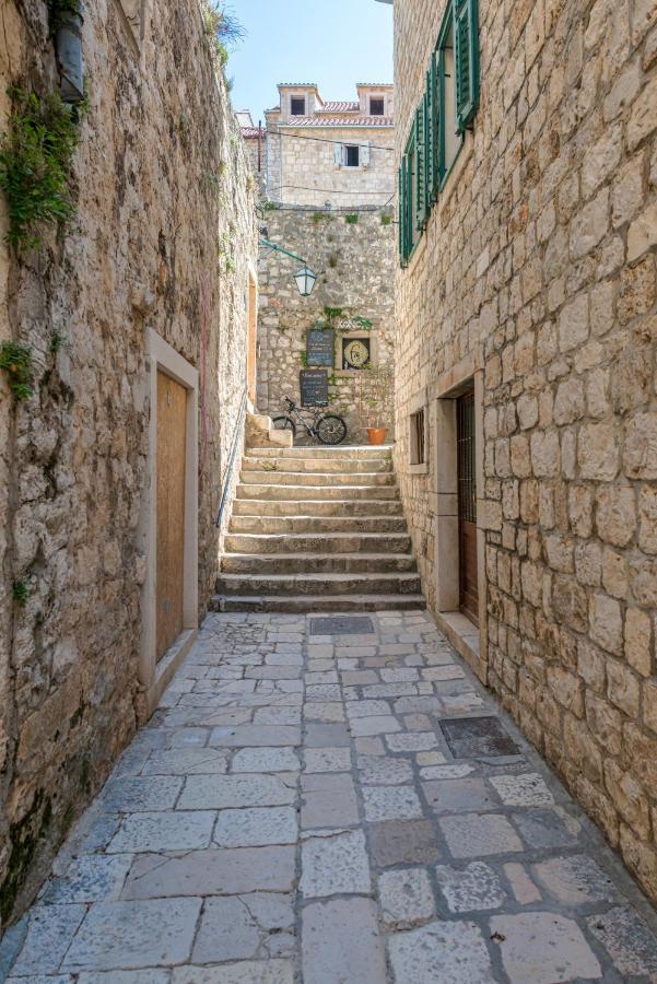 Apartments Villa Tudor 1 Hvar Town Exterior photo