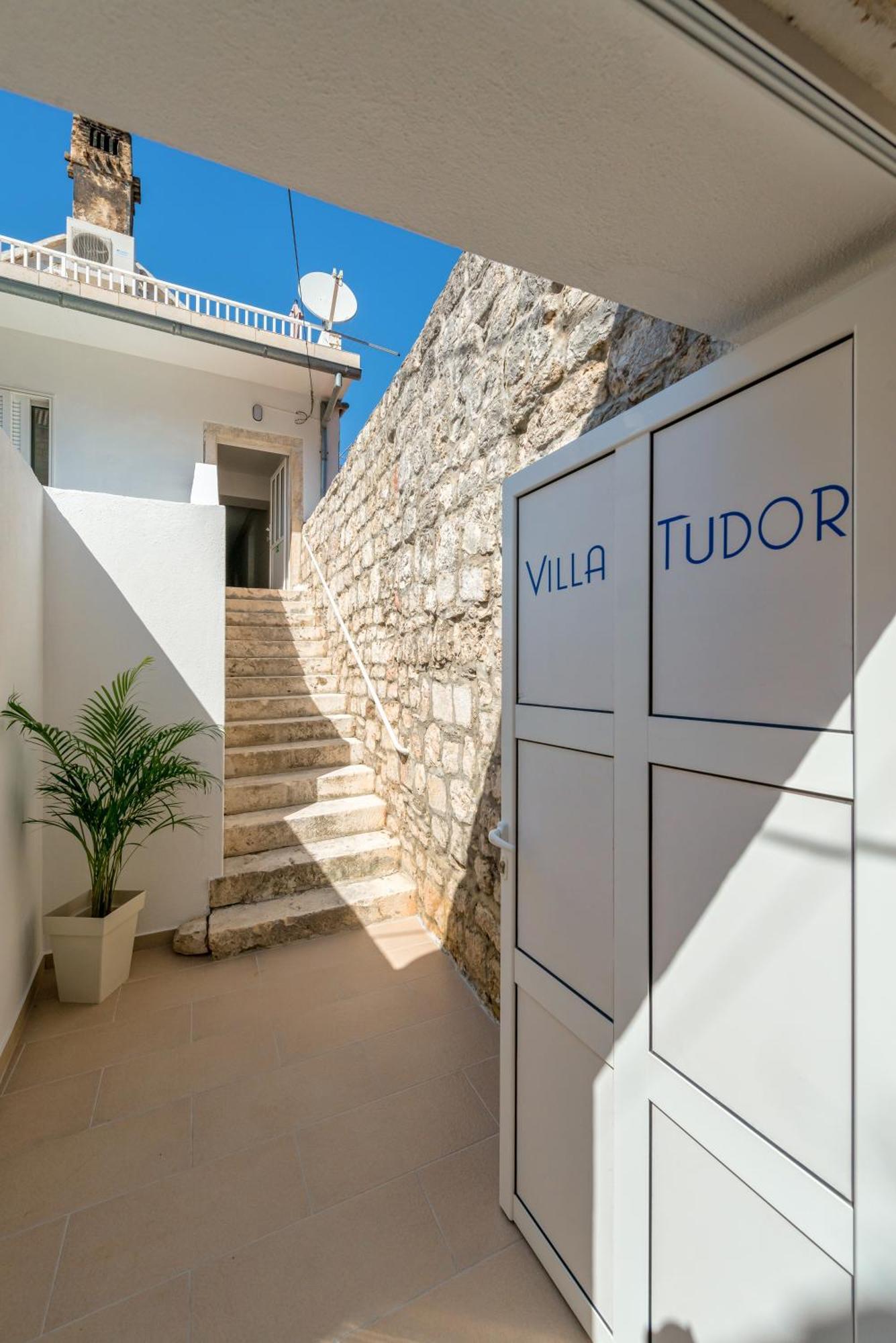 Apartments Villa Tudor 1 Hvar Town Exterior photo