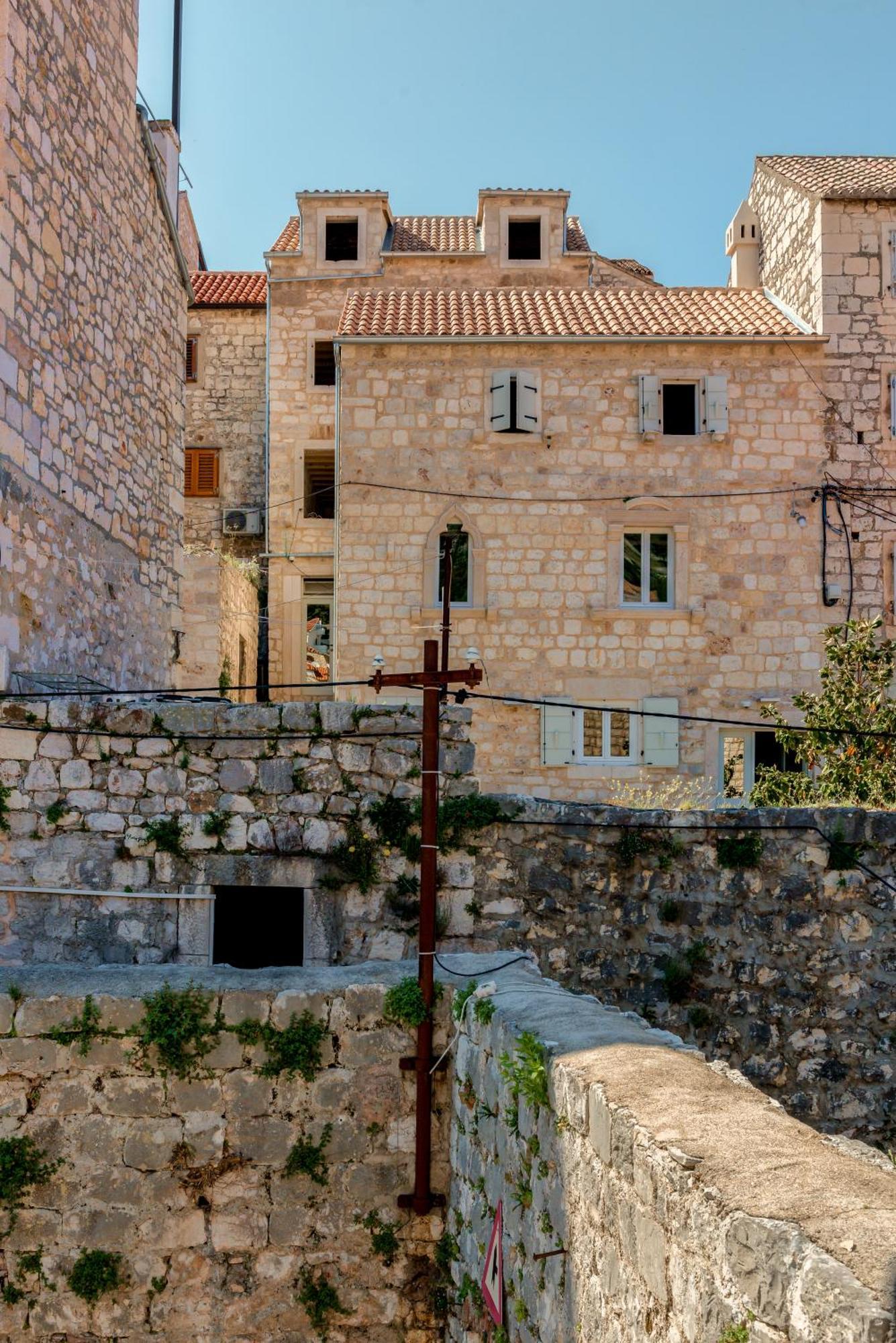 Apartments Villa Tudor 1 Hvar Town Exterior photo